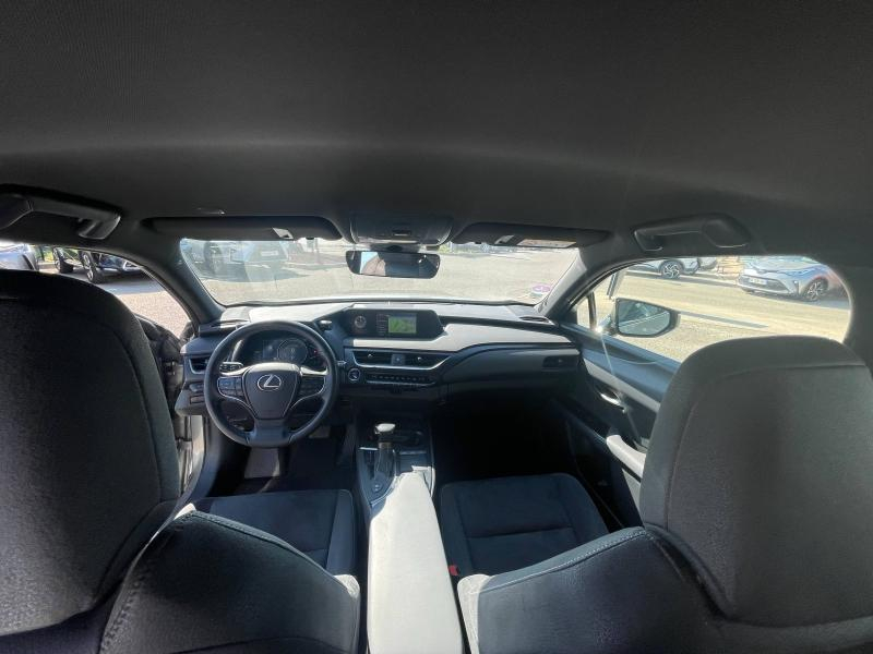 Photo 12 de l’annonce de LEXUS UX d’occasion à vendre à MONTFAVET
