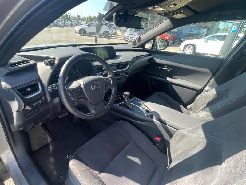 Photo 13 de l’annonce de LEXUS UX d’occasion à vendre à MONTFAVET