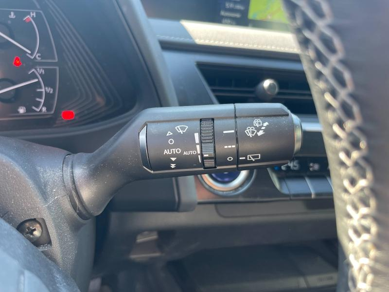 Photo 16 de l’annonce de LEXUS UX d’occasion à vendre à MONTFAVET