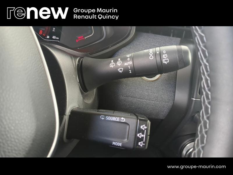 Photo 15 de l’annonce de RENAULT Clio d’occasion à vendre à QUINCY-SOUS-SÉNART