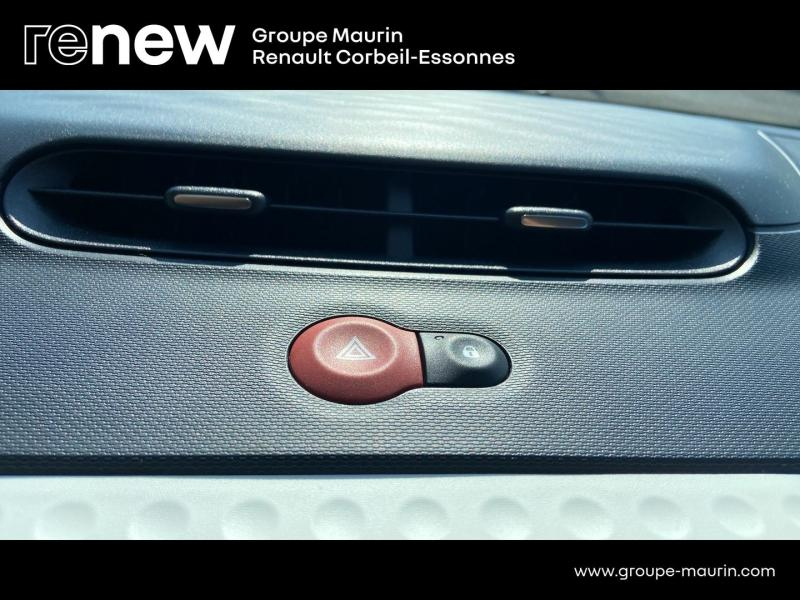 Photo 16 de l’annonce de RENAULT Twingo d’occasion à vendre à CORBEIL-ESSONNES