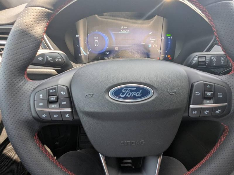 Photo 15 de l’annonce de FORD Kuga d’occasion à vendre à FRÉJUS