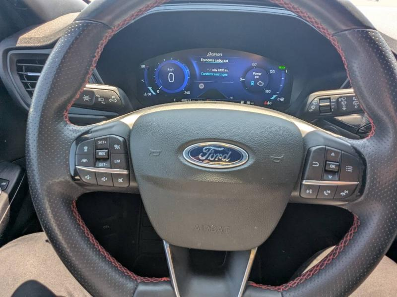 Photo 15 de l’annonce de FORD Kuga d’occasion à vendre à FRÉJUS