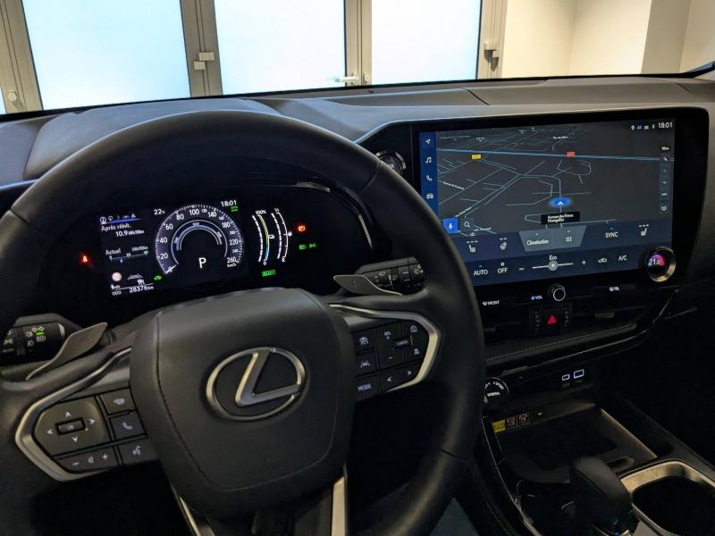 Photo 4 de l’annonce de LEXUS NX d’occasion à vendre à AUBIÈRE