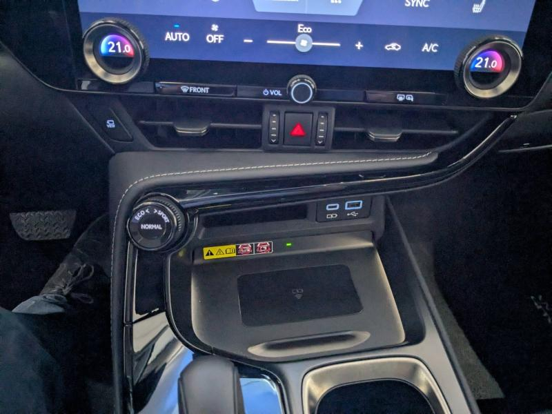 Photo 8 de l’annonce de LEXUS NX d’occasion à vendre à AUBIÈRE