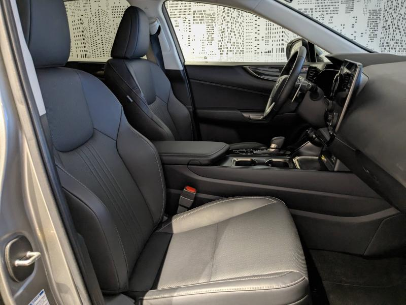 Photo 10 de l’annonce de LEXUS NX d’occasion à vendre à AUBIÈRE