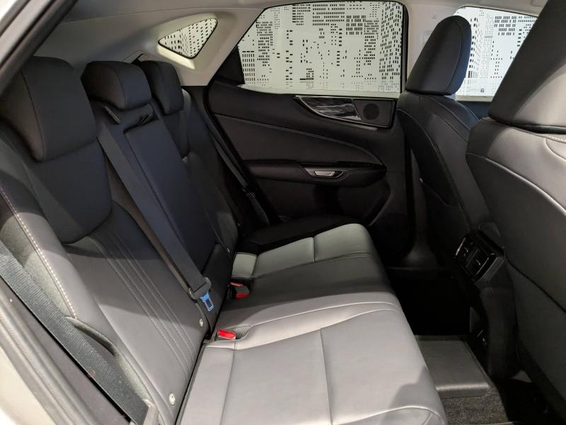 Photo 11 de l’annonce de LEXUS NX d’occasion à vendre à AUBIÈRE