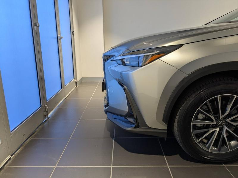Photo 16 de l’annonce de LEXUS NX d’occasion à vendre à AUBIÈRE