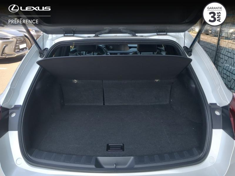 Photo 10 de l’annonce de LEXUS UX d’occasion à vendre à LATTES