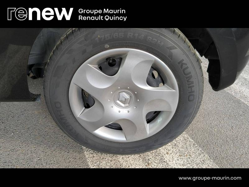 Photo 13 de l’annonce de RENAULT Twingo d’occasion à vendre à QUINCY-SOUS-SÉNART