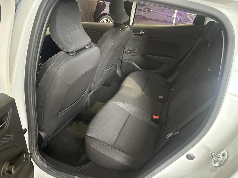 Photo 9 de l’annonce de RENAULT Clio d’occasion à vendre à CHENNEVIÈRES-SUR-MARNE