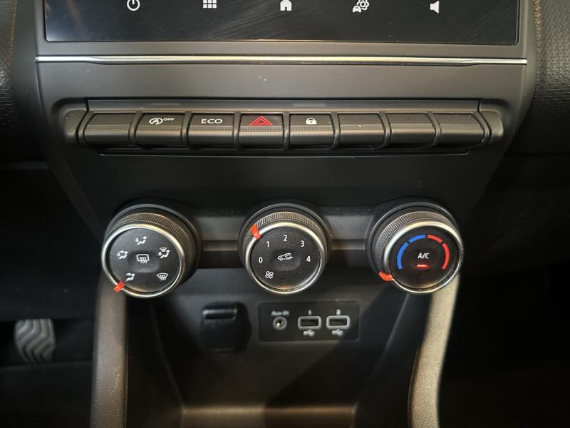 Photo 12 de l’annonce de RENAULT Clio d’occasion à vendre à CHENNEVIÈRES-SUR-MARNE