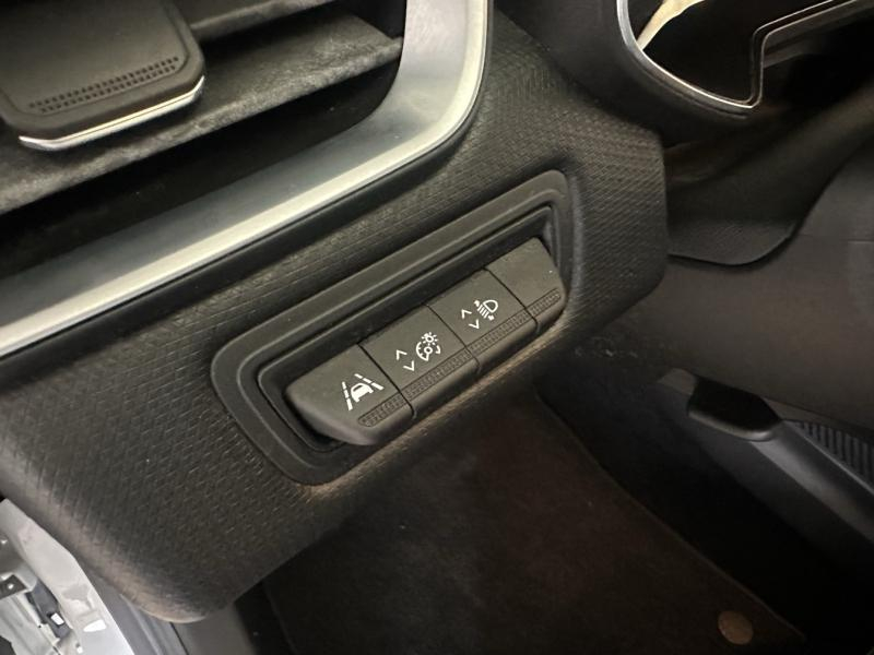 Photo 17 de l’annonce de RENAULT Clio d’occasion à vendre à CHENNEVIÈRES-SUR-MARNE