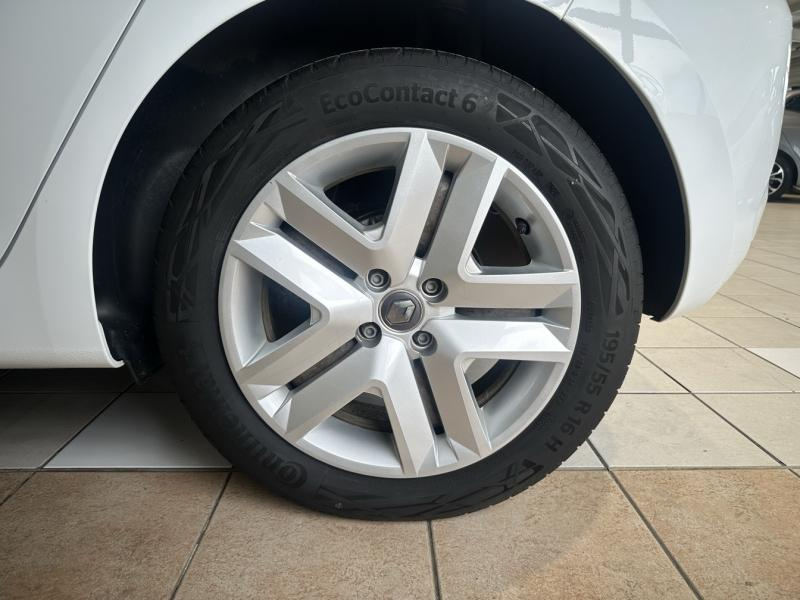 Photo 20 de l’annonce de RENAULT Clio d’occasion à vendre à CHENNEVIÈRES-SUR-MARNE