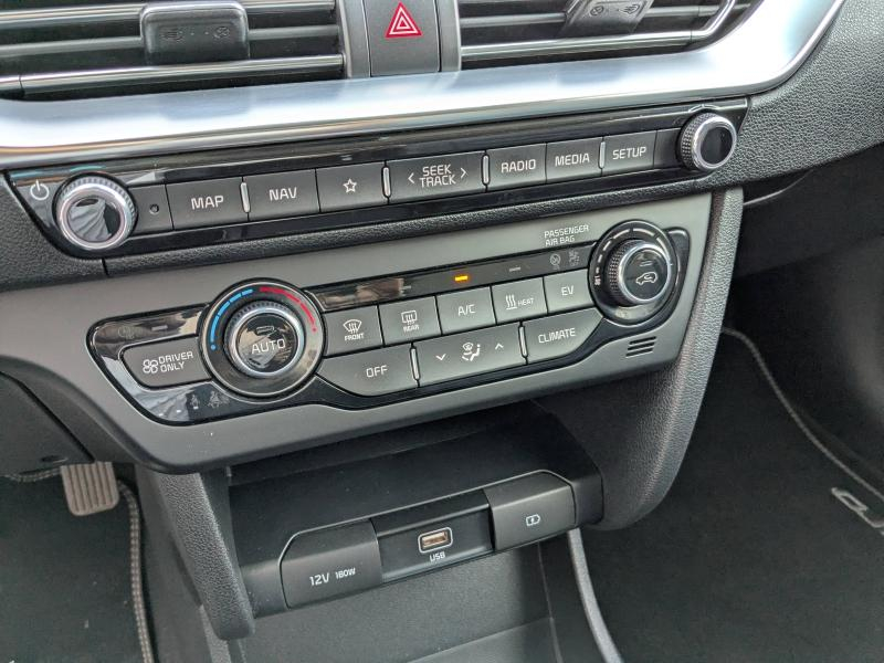 Photo 15 de l’annonce de KIA e-Niro d’occasion à vendre à MANOSQUE