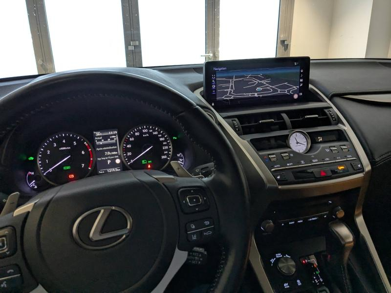 Photo 4 de l’annonce de LEXUS NX d’occasion à vendre à AUBIÈRE