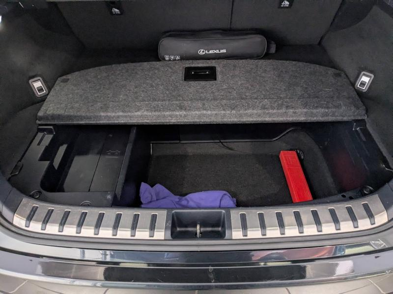 Photo 13 de l’annonce de LEXUS NX d’occasion à vendre à AUBIÈRE