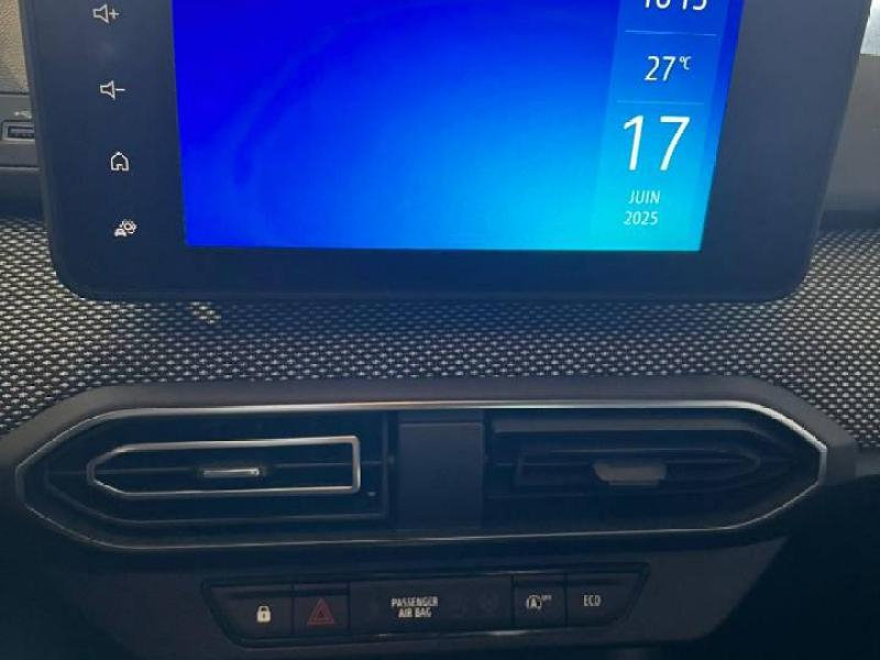 Photo 8 de l’annonce de DACIA Sandero d’occasion à vendre à CHENNEVIÈRES-SUR-MARNE