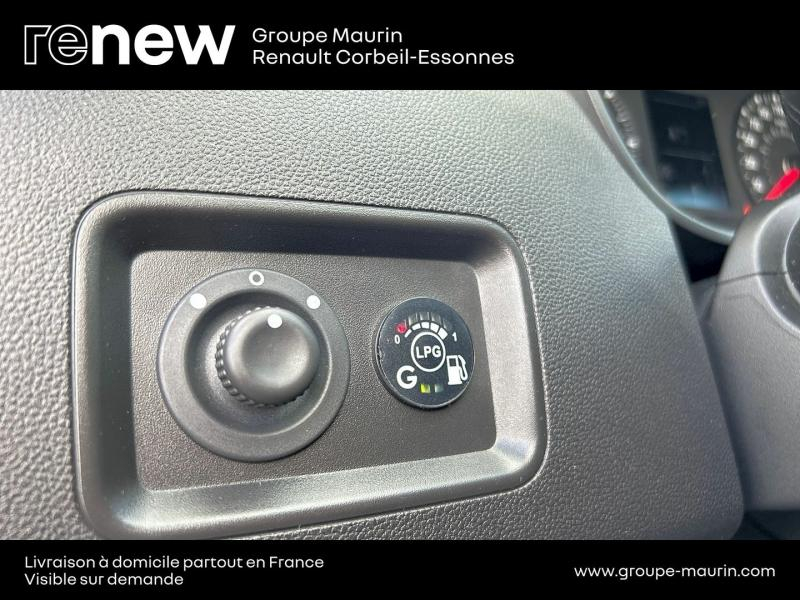 Photo 14 de l’annonce de DACIA Duster d’occasion à vendre à CORBEIL-ESSONNES