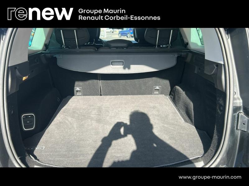 Photo 8 de l’annonce de RENAULT Grand Scenic d’occasion à vendre à CORBEIL-ESSONNES