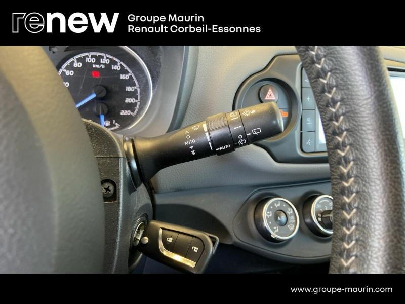 Photo 17 de l’annonce de TOYOTA Yaris d’occasion à vendre à CORBEIL-ESSONNES