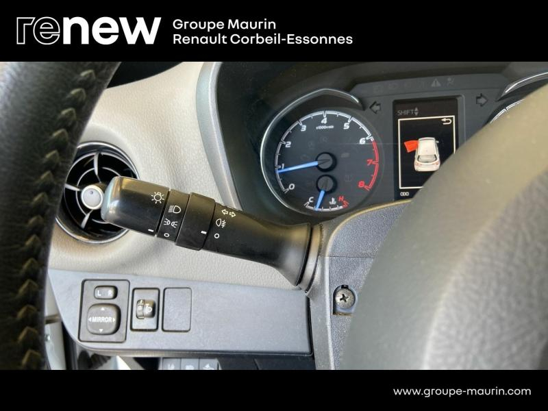 Photo 18 de l’annonce de TOYOTA Yaris d’occasion à vendre à CORBEIL-ESSONNES