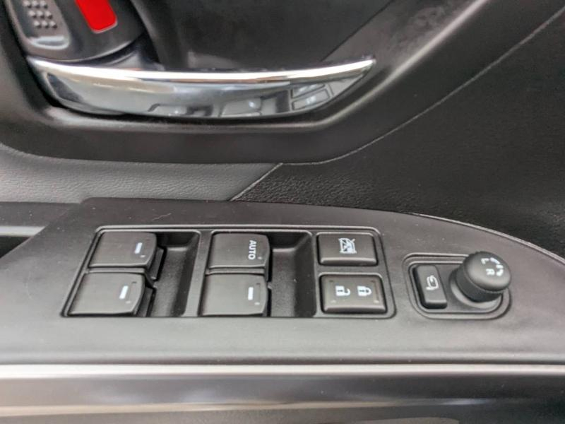 Photo 11 de l’annonce de SUZUKI SX4 S-Cross d’occasion à vendre à FRÉJUS