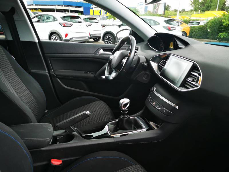 Photo 5 de l’annonce de PEUGEOT 308 d’occasion à vendre à VITROLLES