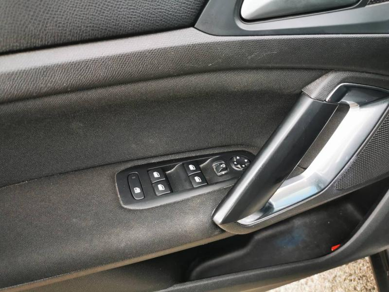 Photo 8 de l’annonce de PEUGEOT 308 d’occasion à vendre à VITROLLES