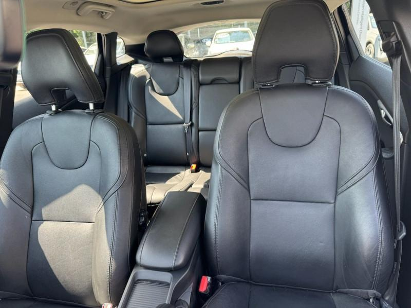 Photo 10 de l’annonce de VOLVO V40 d’occasion à vendre à NÎMES