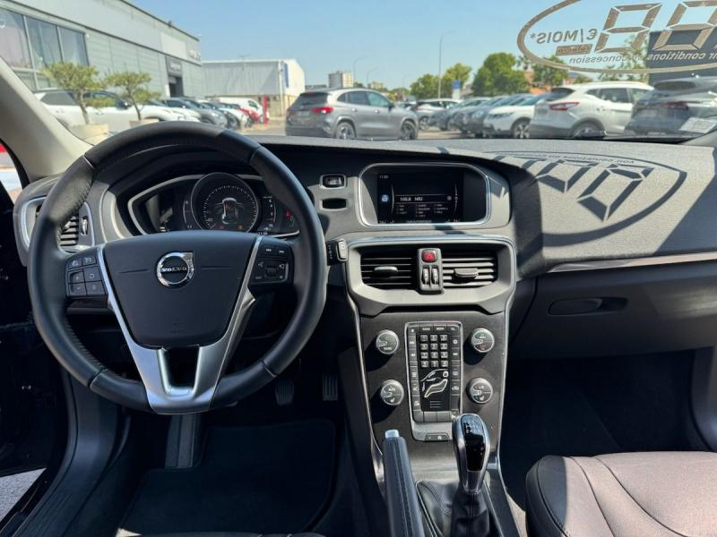 Photo 13 de l’annonce de VOLVO V40 d’occasion à vendre à NÎMES