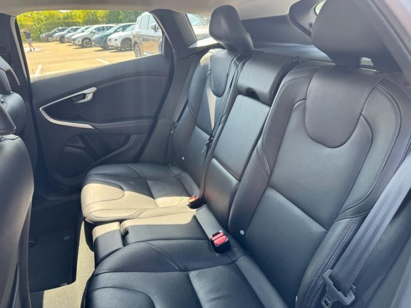 Photo 18 de l’annonce de VOLVO V40 d’occasion à vendre à NÎMES