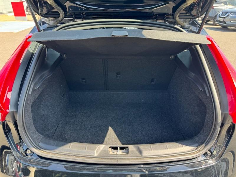 Photo 19 de l’annonce de VOLVO V40 d’occasion à vendre à NÎMES