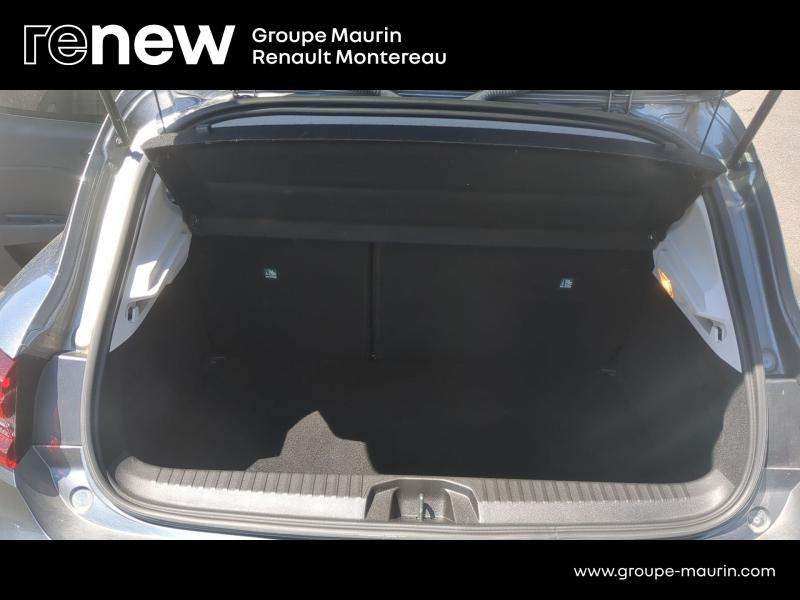 Photo 10 de l’annonce de RENAULT Clio d’occasion à vendre à VARENNES SUR SEINE