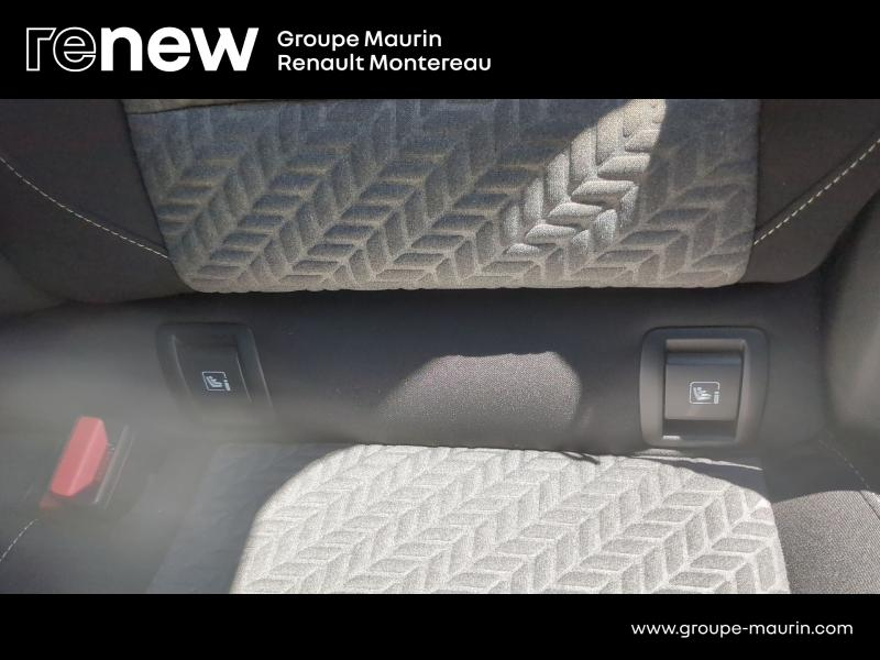 Photo 17 de l’annonce de RENAULT Clio d’occasion à vendre à VARENNES SUR SEINE