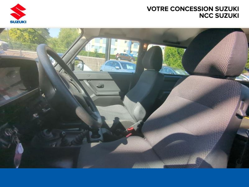 Photo 10 de l’annonce de LADA Niva d’occasion à vendre à BELLERIVE-SUR-ALLIER