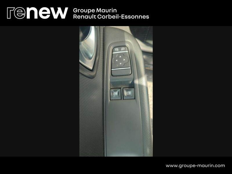 Photo 14 de l’annonce de RENAULT Clio d’occasion à vendre à CORBEIL-ESSONNES