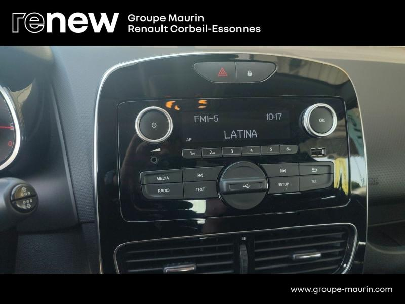 Photo 16 de l’annonce de RENAULT Clio d’occasion à vendre à CORBEIL-ESSONNES