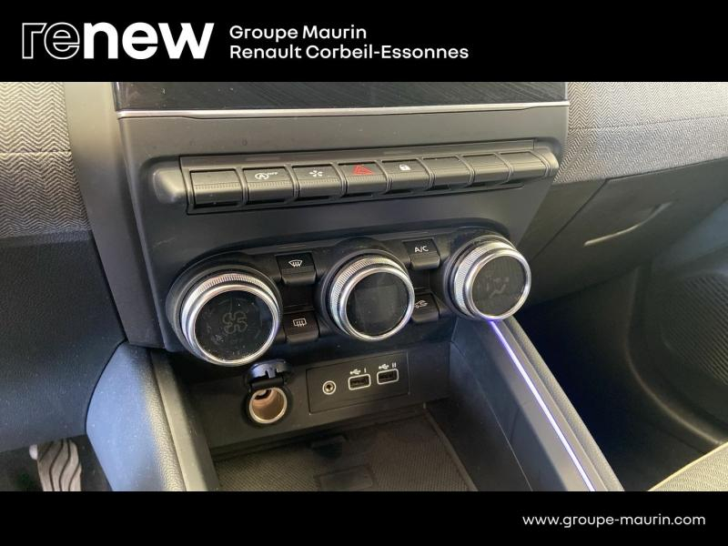 Photo 16 de l’annonce de RENAULT Clio d’occasion à vendre à CORBEIL-ESSONNES