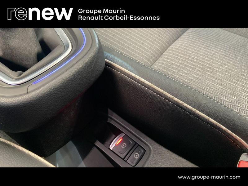 Photo 18 de l’annonce de RENAULT Clio d’occasion à vendre à CORBEIL-ESSONNES