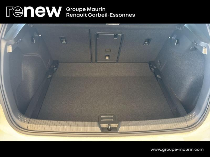 Photo 11 de l’annonce de VOLKSWAGEN Golf d’occasion à vendre à CORBEIL-ESSONNES