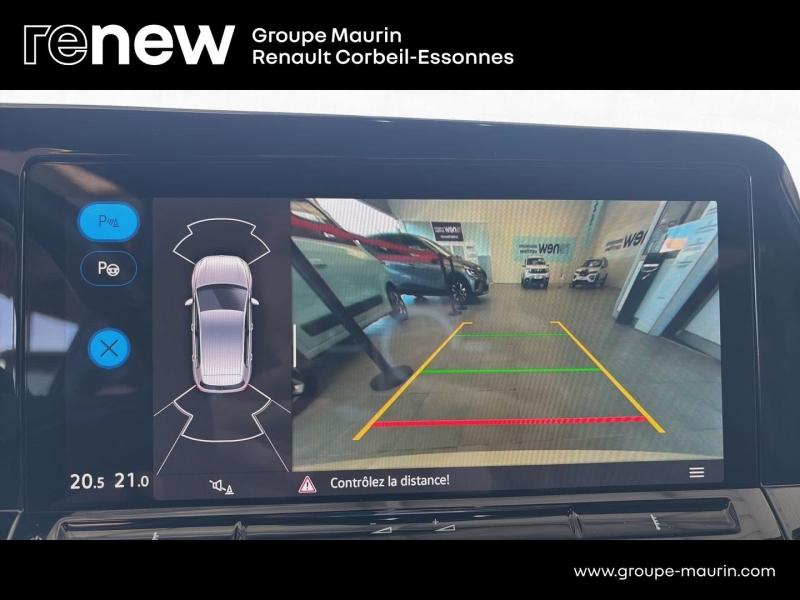 Photo 17 de l’annonce de VOLKSWAGEN Golf d’occasion à vendre à CORBEIL-ESSONNES