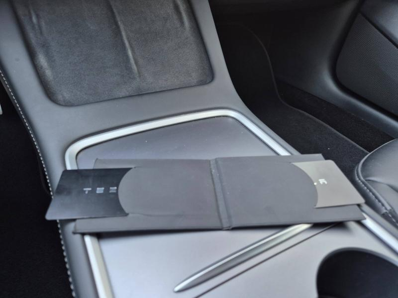Photo 8 de l’annonce de TESLA Model 3 d’occasion à vendre à AVIGNON