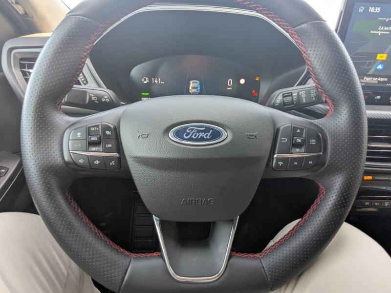 Photo 15 de l’annonce de FORD Kuga d’occasion à vendre à FRÉJUS