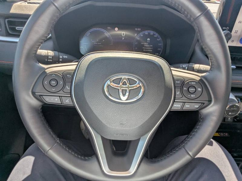 Photo 15 de l’annonce de TOYOTA RAV4 d’occasion à vendre à FRÉJUS
