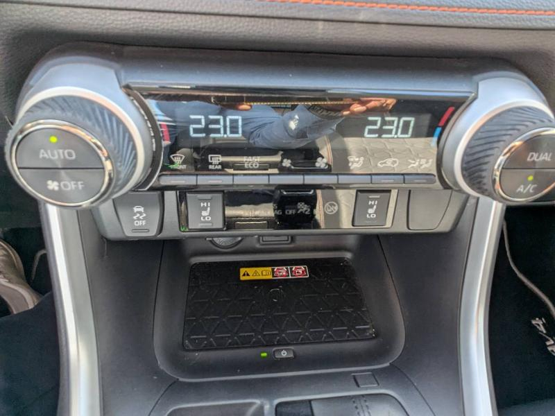 Photo 19 de l’annonce de TOYOTA RAV4 d’occasion à vendre à FRÉJUS