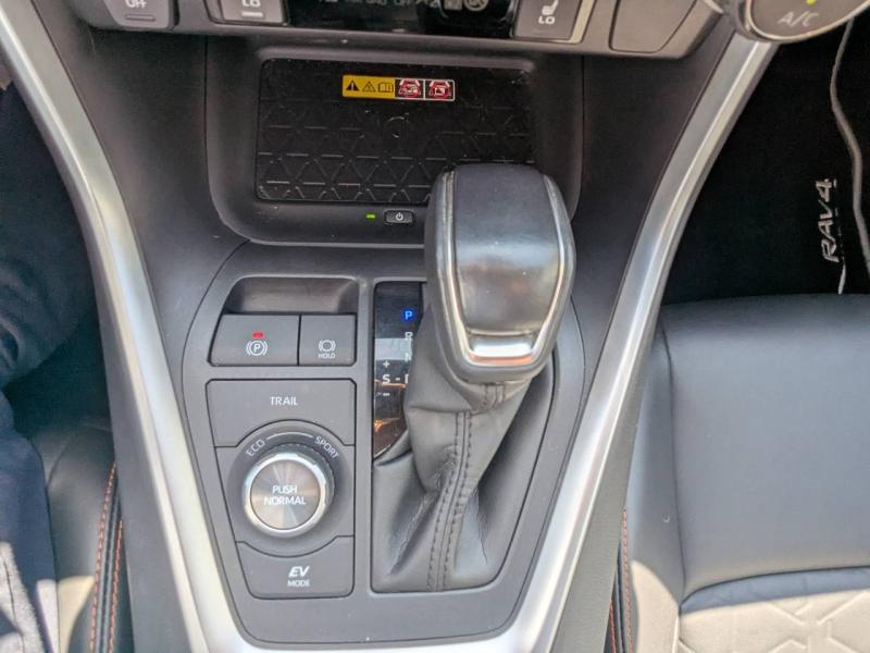 Photo 20 de l’annonce de TOYOTA RAV4 d’occasion à vendre à FRÉJUS