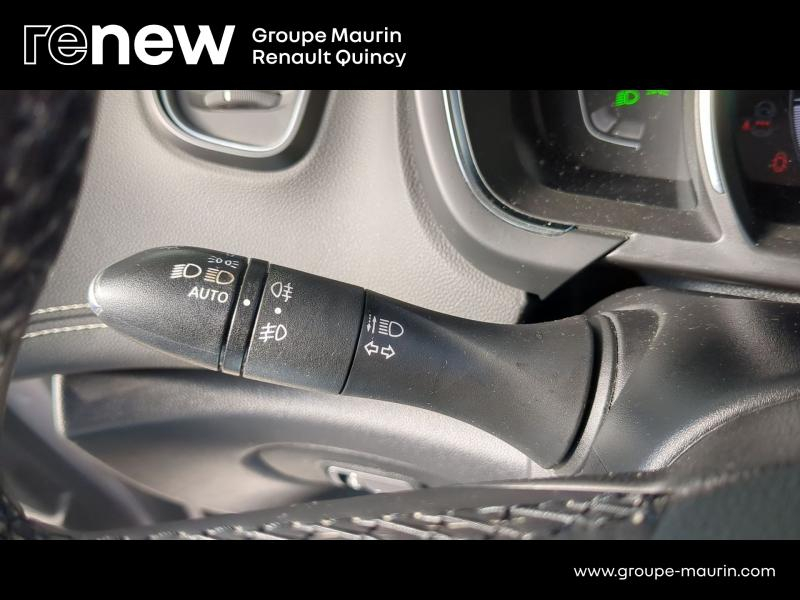 Photo 17 de l’annonce de RENAULT Scenic d’occasion à vendre à QUINCY-SOUS-SÉNART