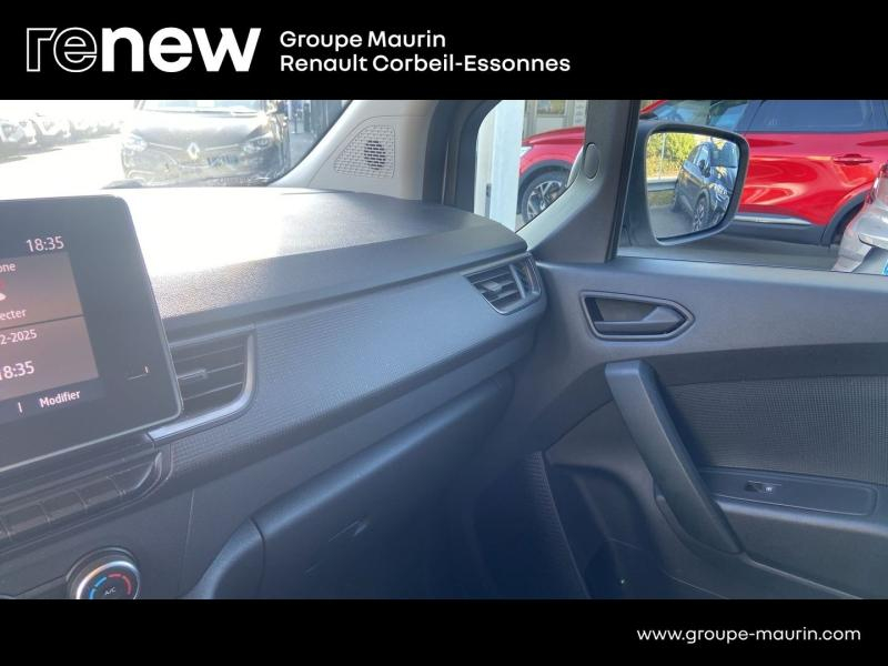 Photo 19 de l’annonce de RENAULT Kangoo Van d’occasion à vendre à CORBEIL-ESSONNES