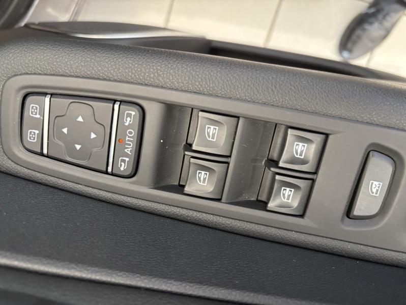 Photo 9 de l’annonce de RENAULT Captur d’occasion à vendre à CHENNEVIÈRES-SUR-MARNE